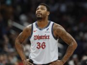 سيوقع ماركوس سمارس مع ليكرز بعد الاستحواذ على المعالجات