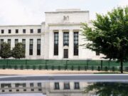 يهاجم حلفاء ترامب باول على تجديد الاحتياطي الفيدرالي