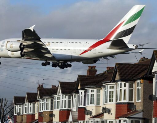 مجموعة تمولها هيثرو التي ترسل بريدًا “مضللاً بشكل لا يصدق” إلى المنازل في جميع أنحاء غرب لندن ، يزعم الناشطون | أخبار المال