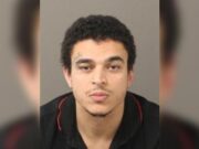 رجل متهم بمحاولة القتل التي تم إطلاقها من الحجز عن طريق الخطأ