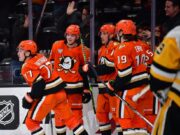 البط يتخطى طيور البطريق ويفوز بالمباراة الافتتاحية العاشرة على التوالي