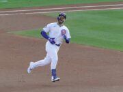 يتجنب الأشبال الإقصاء، ويصدون صانعي البيرة في اللعبة 3 من NLDS