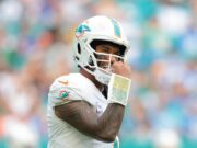 مايك مكدانيل: “منتدى خاطئ” لـ Dolphins QB لاستدعاء زملائه في الفريق