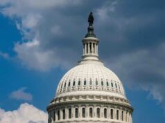 أربعة من أعضاء مجلس الشيوخ الجمهوريين يصوتون مع الديمقراطيين ضد الرسوم الجمركية على كندا