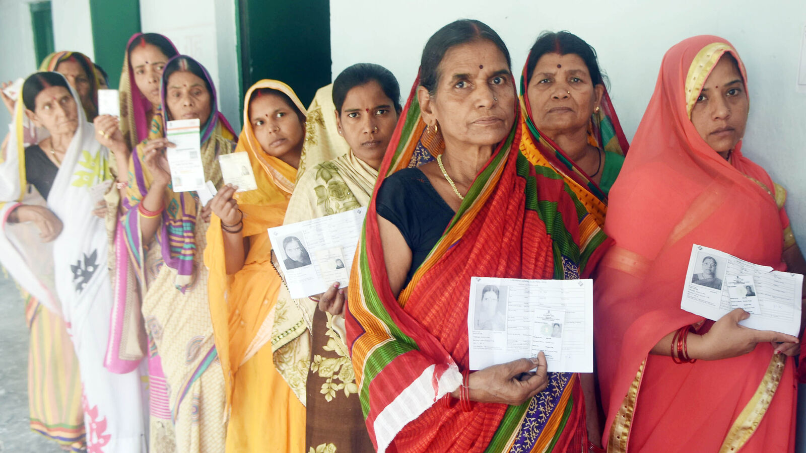 Bihar-s-women-voters-connect-with-Nitish-Kumar-due_1761497843864_1761497854893.jpg