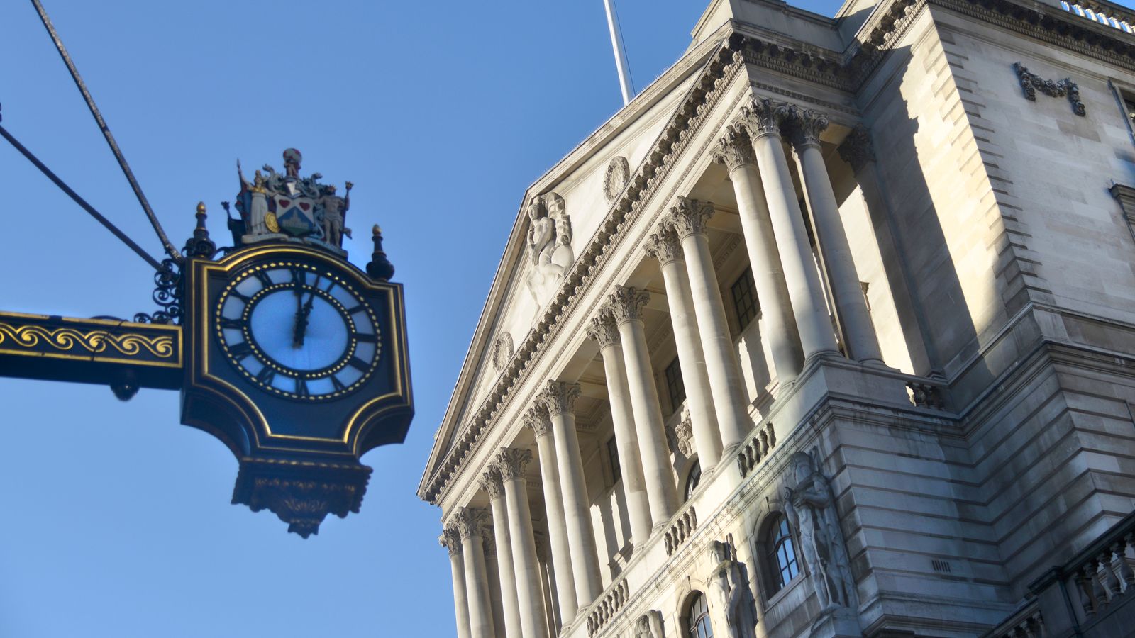 skynews-bank-of-england-city_7056648.jpg