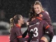 أوكورونكو يسجل ثلاثية في الشوط الأول ويقود تورونتو للفوز على مونتريال روزيز في طريقه إلى نهائي الدوري الوطني لكرة القدم الأمريكية