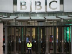 بي بي سي “عازمة على محاربة” أي إجراء قانوني لترامب، حسبما قال رئيس هيئة الإذاعة البريطانية للموظفين | أخبار الفنون والفنون