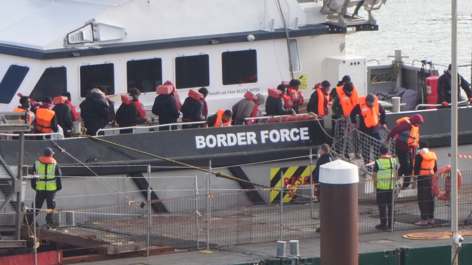 skynews-migrant-channel-crossings_7083692.jpg