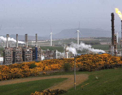 إكسون موبيل تغلق مصنع موسمران للبلاستيك في فايف مع تعرض مئات الوظائف للخطر | أخبار المال