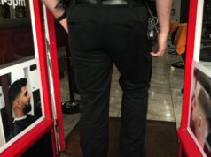 سكاي نيوز تنضم إلى مداهمة الشرطة لمحل حلاقة تركي – وكل شيء ليس كما بدا | أخبار المال