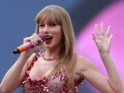 Parasocial – ذلك الشعور الأحادي الجانب الذي تعرفه حقًا كأحد المشاهير – هي كلمة العام في قاموس كامبريدج | أخبار الفنون والفنون